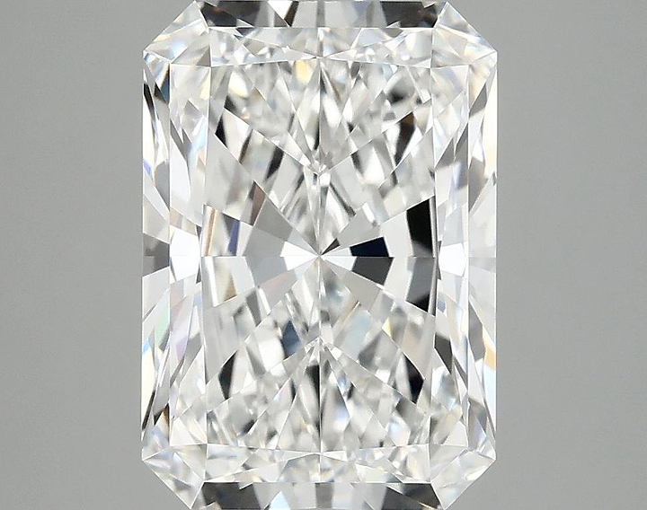 4.07 Carat Radiant Shaped Ideal Cut VVS2 IGI Certified Lab Grown Diamond