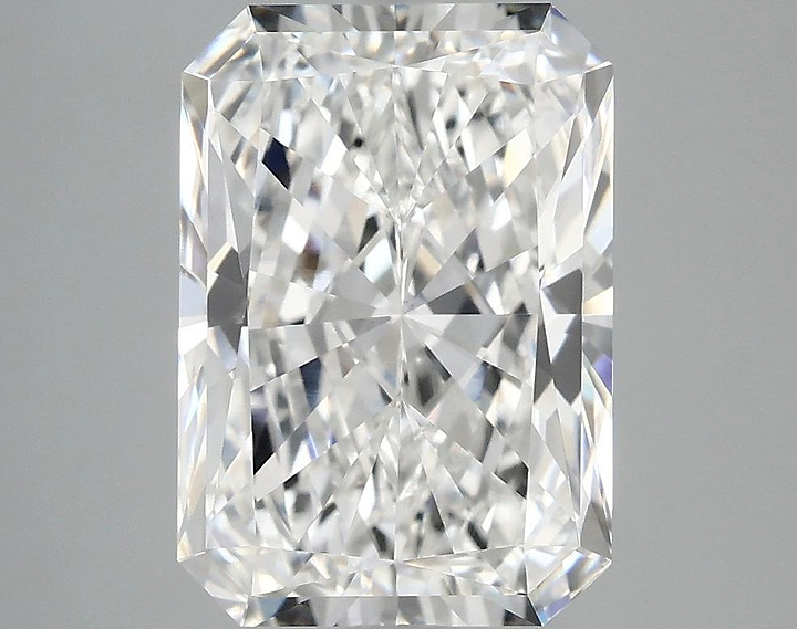 3.93 Carat Radiant Shaped Ideal Cut VVS2 IGI Certified Lab Grown Diamond