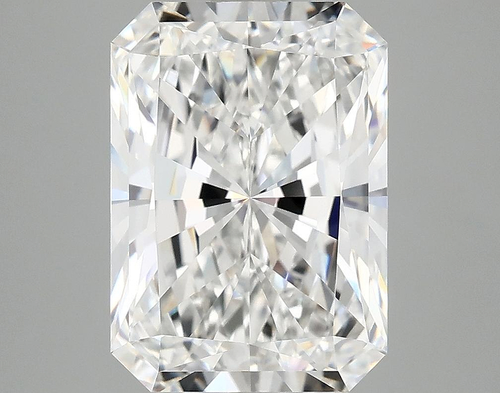 4.04 Carat Radiant Shaped Ideal Cut VVS2 IGI Certified Lab Grown Diamond