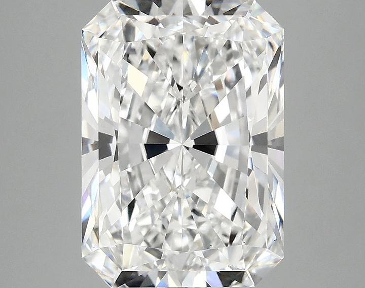 3.91 Carat Radiant Shaped Ideal Cut VS1 IGI Certified Lab Grown Diamond