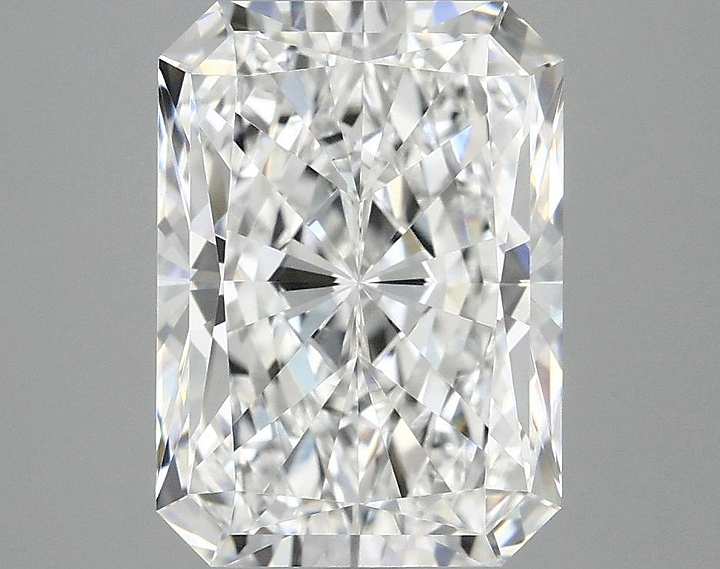 3.91 Carat Radiant Shaped Ideal Cut VVS2 IGI Certified Lab Grown Diamond