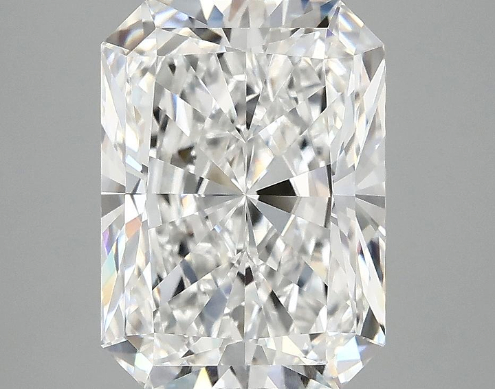 4.19 Carat Radiant Shaped Excellent Cut VVS2 IGI Certified Lab Grown Diamond