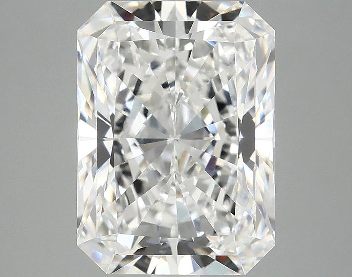 3.98 Carat Radiant Shaped Excellent Cut VVS2 IGI Certified Lab Grown Diamond