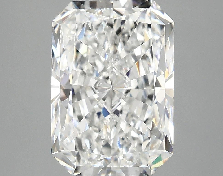 3.91 Carat Radiant Shaped Ideal Cut VVS2 IGI Certified Lab Grown Diamond
