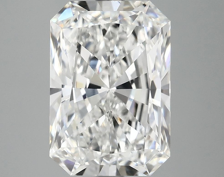 3.84 Carat Radiant Shaped Ideal Cut VVS2 IGI Certified Lab Grown Diamond