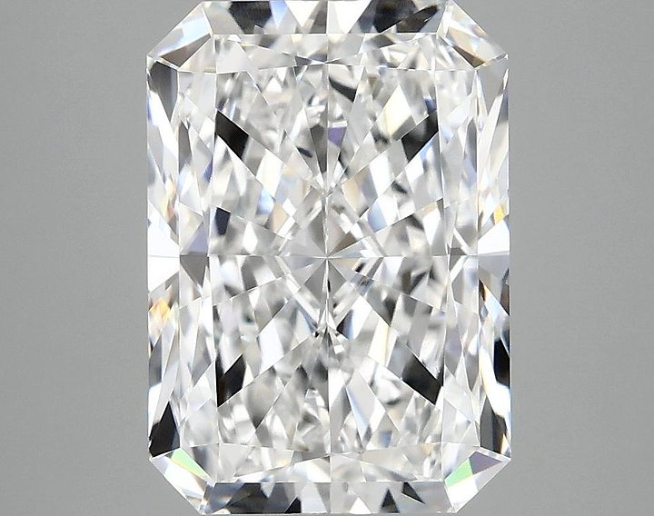 4.07 Carat Radiant Shaped Ideal Cut VVS2 IGI Certified Lab Grown Diamond