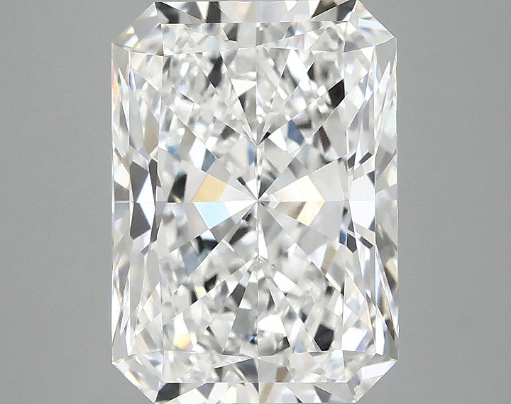 4.04 Carat Radiant Shaped Ideal Cut VVS2 IGI Certified Lab Grown Diamond
