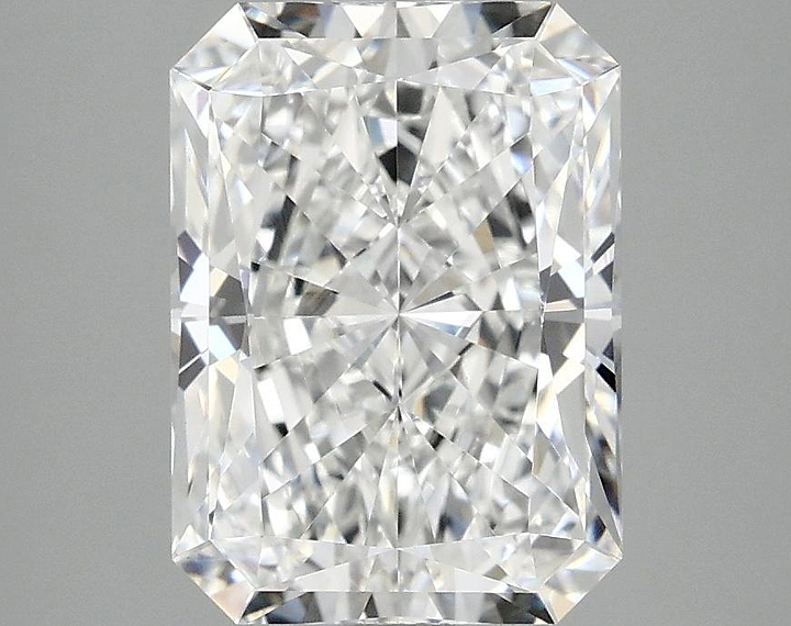 3.09 Carat Radiant Shaped Excellent Cut VVS2 IGI Certified Lab Grown Diamond
