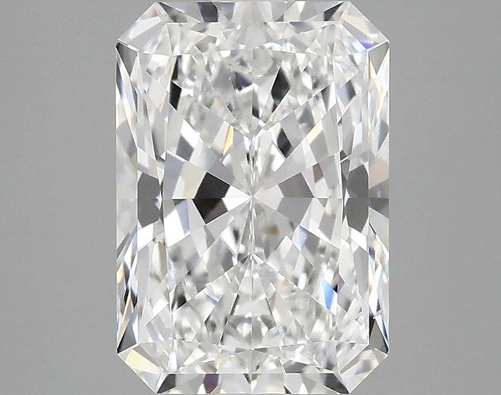 2.81 Carat Radiant Shaped Ideal Cut VS2 IGI Certified Lab Grown Diamond