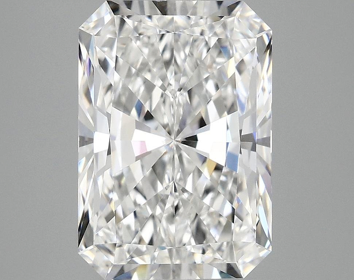 4.15 Carat Radiant Shaped Ideal Cut VVS2 IGI Certified Lab Grown Diamond