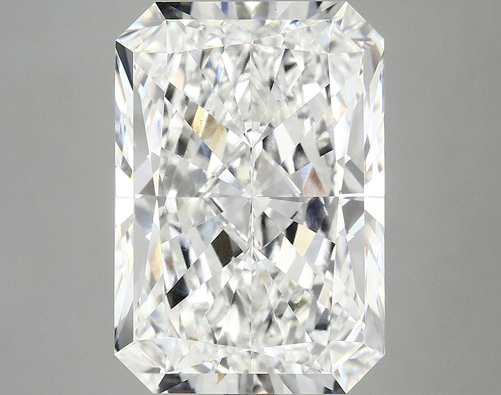 7.5 Carat Radiant Shaped Ideal Cut VS2 IGI Certified Lab Grown Diamond