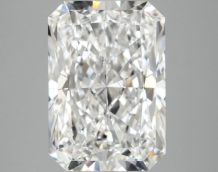 4.04 Carat Radiant Shaped Ideal Cut VS2 IGI Certified Lab Grown Diamond