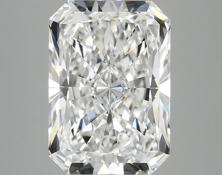 4.07 Carat Radiant Shaped Ideal Cut VVS2 IGI Certified Lab Grown Diamond