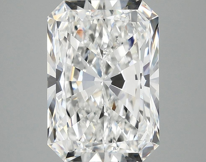 3.99 Carat Radiant Shaped Ideal Cut VVS2 IGI Certified Lab Grown Diamond