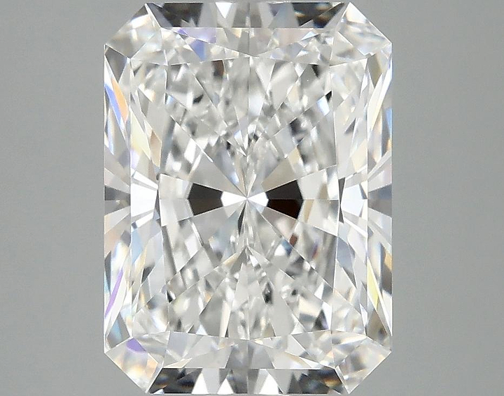 3.9 Carat Radiant Shaped Excellent Cut VVS2 IGI Certified Lab Grown Diamond