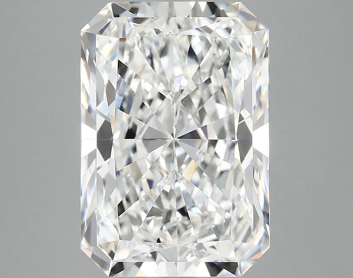 4.7 Carat Radiant Shaped Ideal Cut VVS2 IGI Certified Lab Grown Diamond