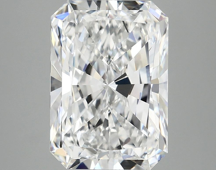 4.07 Carat Radiant Shaped Ideal Cut VVS2 IGI Certified Lab Grown Diamond
