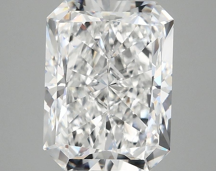 3.9 Carat Radiant Shaped Excellent Cut VS1 IGI Certified Lab Grown Diamond