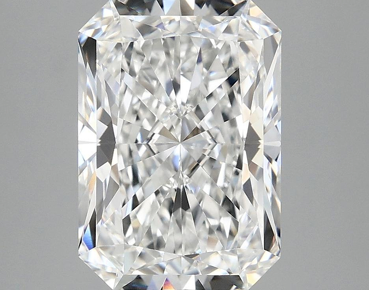 3.77 Carat Radiant Shaped Ideal Cut VVS2 IGI Certified Lab Grown Diamond