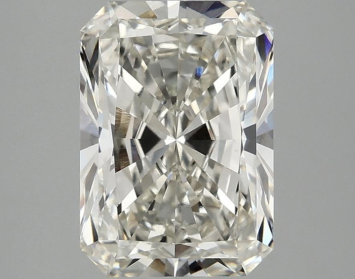 3.1 Carat Radiant Shaped Ideal Cut VVS2 IGI Certified Lab Grown Diamond