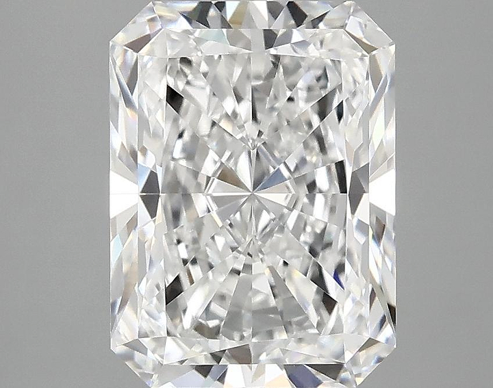 3.09 Carat Radiant Shaped Excellent Cut VS1 IGI Certified Lab Grown Diamond