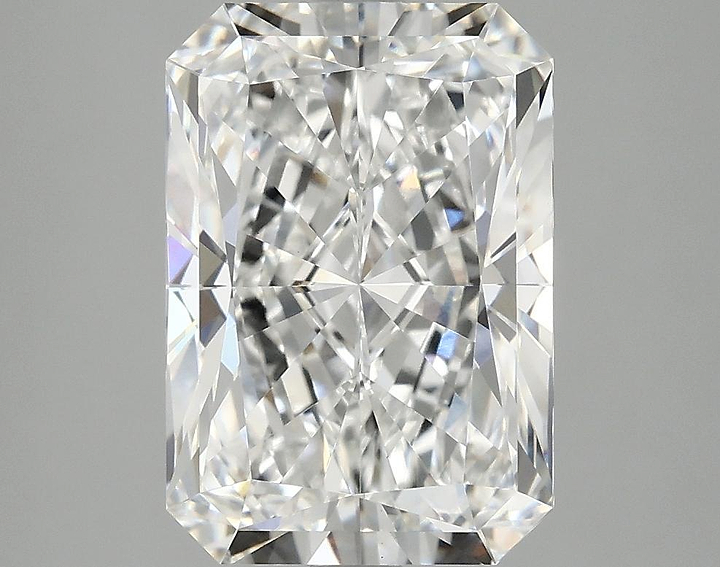 4.04 Carat Radiant Shaped Ideal Cut VVS2 IGI Certified Lab Grown Diamond