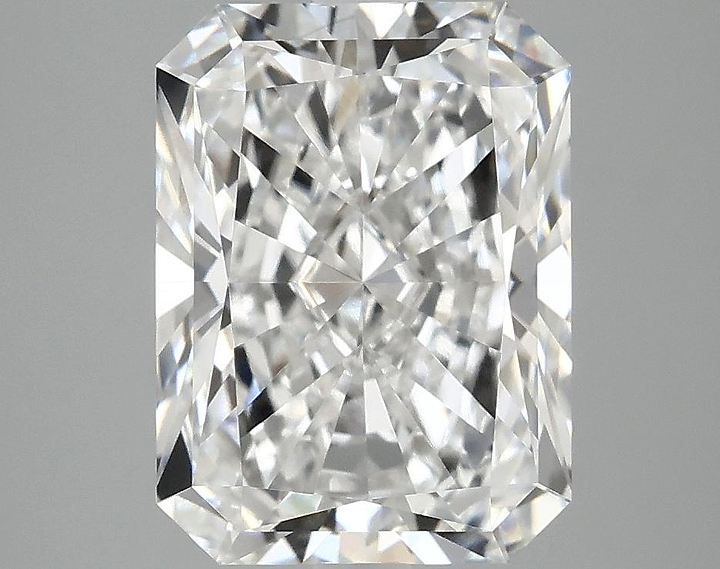 3.95 Carat Radiant Shaped Excellent Cut VS1 IGI Certified Lab Grown Diamond