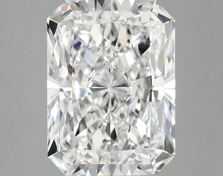 3.08 Carat Radiant Shaped Excellent Cut VS1 IGI Certified Lab Grown Diamond