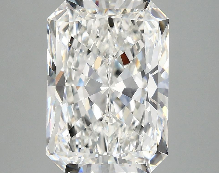 4.07 Carat Radiant Shaped Ideal Cut VVS2 IGI Certified Lab Grown Diamond