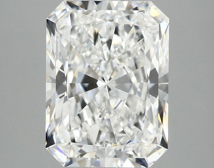 3.99 Carat Radiant Shaped Excellent Cut VVS2 IGI Certified Lab Grown Diamond