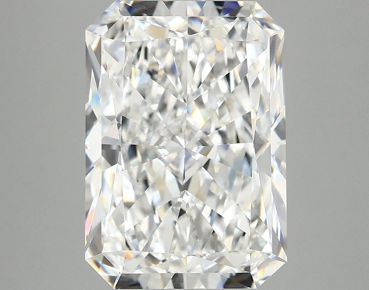 3.94 Carat Radiant Shaped Ideal Cut VS1 IGI Certified Lab Grown Diamond