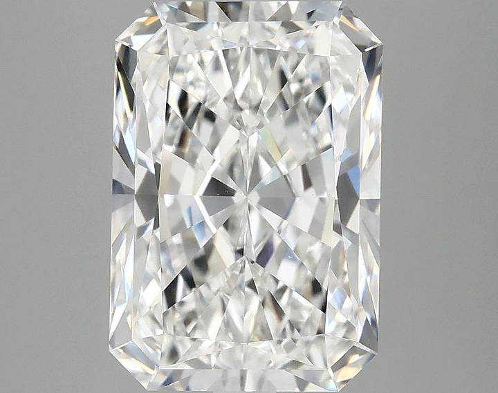 4.18 Carat Radiant Shaped Ideal Cut VS1 IGI Certified Lab Grown Diamond