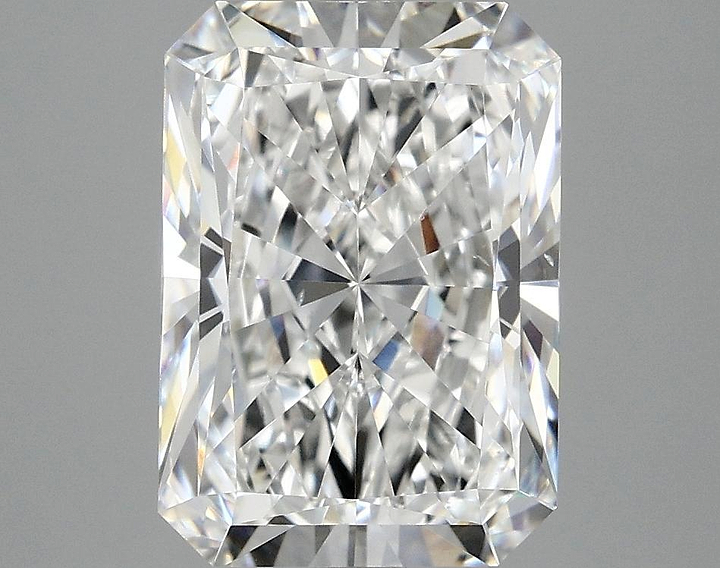 4.07 Carat Radiant Shaped Ideal Cut VS2 IGI Certified Lab Grown Diamond