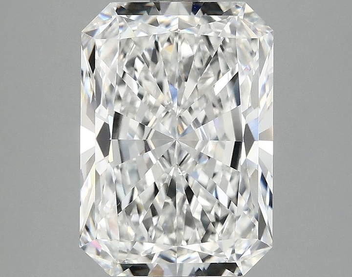 3.82 Carat Radiant Shaped Ideal Cut VVS2 IGI Certified Lab Grown Diamond