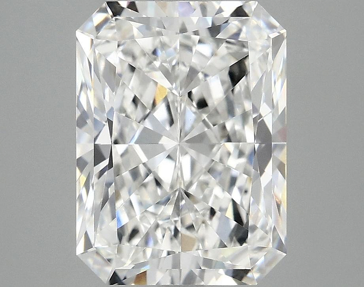 3.9 Carat Radiant Shaped Excellent Cut VVS2 IGI Certified Lab Grown Diamond