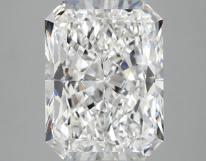 3.72 Carat Radiant Shaped Excellent Cut VS1 IGI Certified Lab Grown Diamond