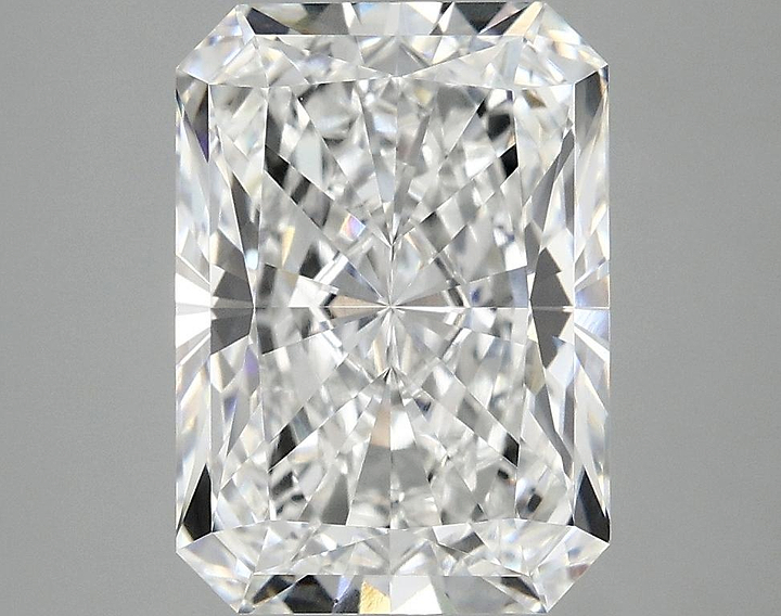 4.0 Carat Radiant Shaped Ideal Cut VVS2 IGI Certified Lab Grown Diamond