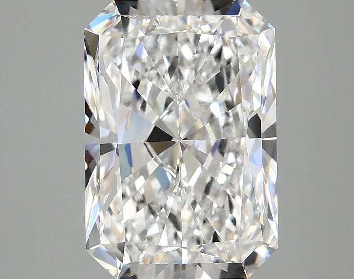3.07 Carat Radiant Shaped Ideal Cut VVS2 IGI Certified Lab Grown Diamond