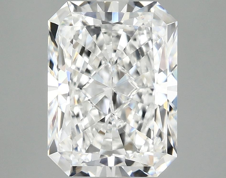 3.95 Carat Radiant Shaped Excellent Cut VVS2 IGI Certified Lab Grown Diamond