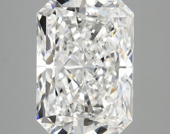 4.03 Carat Radiant Shaped Excellent Cut VVS2 IGI Certified Lab Grown Diamond