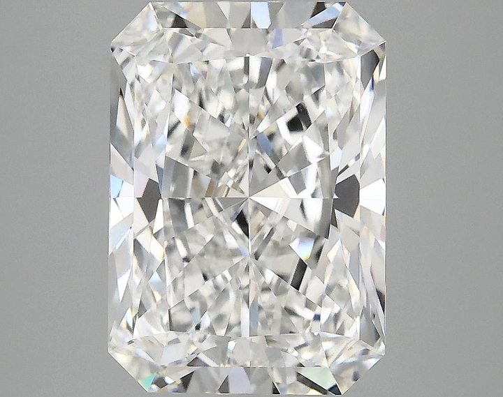 3.91 Carat Radiant Shaped Ideal Cut VVS2 IGI Certified Lab Grown Diamond