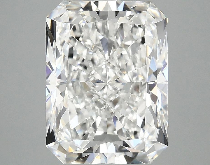 4.04 Carat Radiant Shaped Excellent Cut VVS2 IGI Certified Lab Grown Diamond