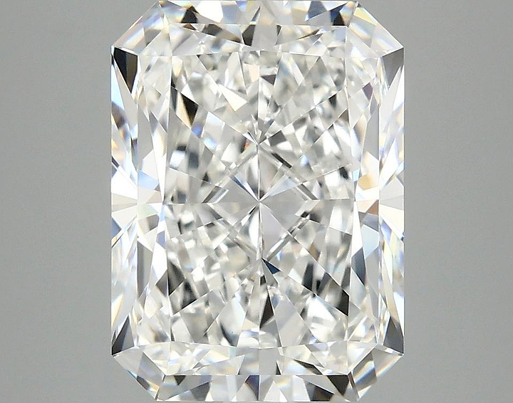 3.95 Carat Radiant Shaped Excellent Cut VS1 IGI Certified Lab Grown Diamond