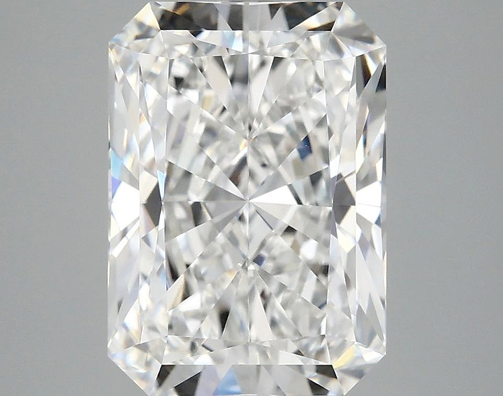 4.07 Carat Radiant Shaped Ideal Cut VVS2 IGI Certified Lab Grown Diamond