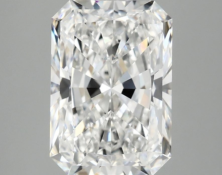 3.08 Carat Radiant Shaped Ideal Cut VVS2 IGI Certified Lab Grown Diamond