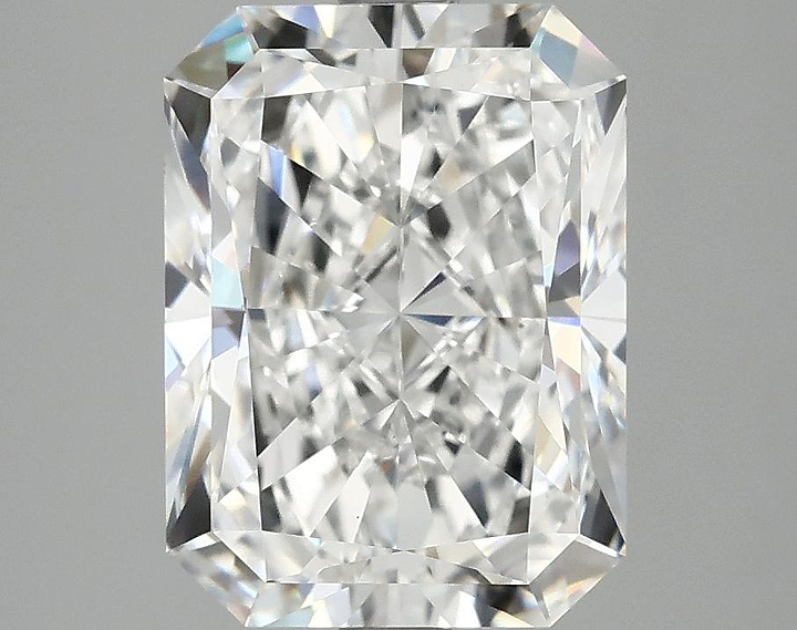 3.95 Carat Radiant Shaped Excellent Cut VS1 IGI Certified Lab Grown Diamond