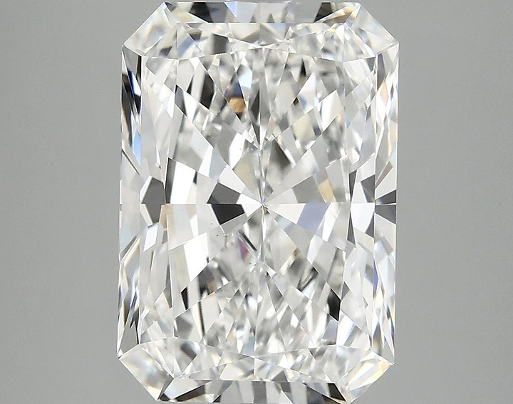 4.07 Carat Radiant Shaped Ideal Cut VS2 IGI Certified Lab Grown Diamond