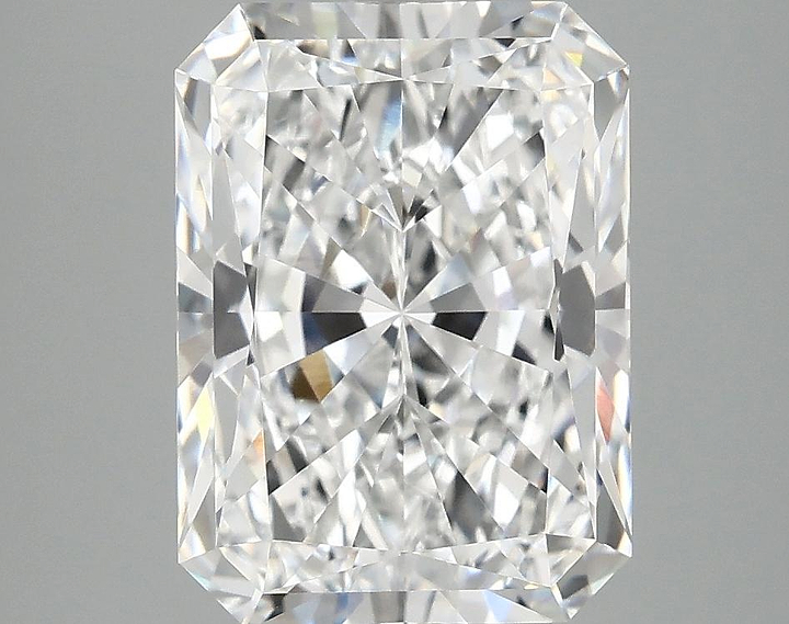 4.2 Carat Radiant Shaped Excellent Cut VVS2 IGI Certified Lab Grown Diamond
