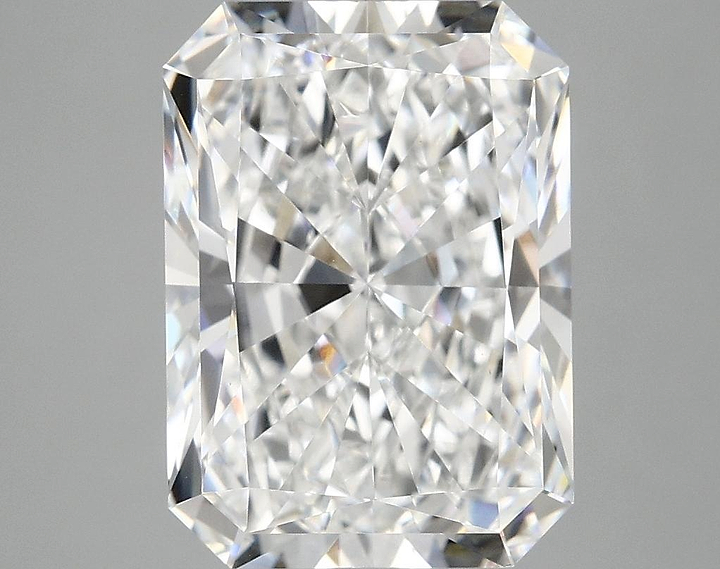 5.06 Carat Radiant Shaped Ideal Cut VS1 IGI Certified Lab Grown Diamond