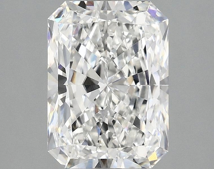2.1 Carat Radiant Shaped Excellent Cut VVS2 IGI Certified Lab Grown Diamond